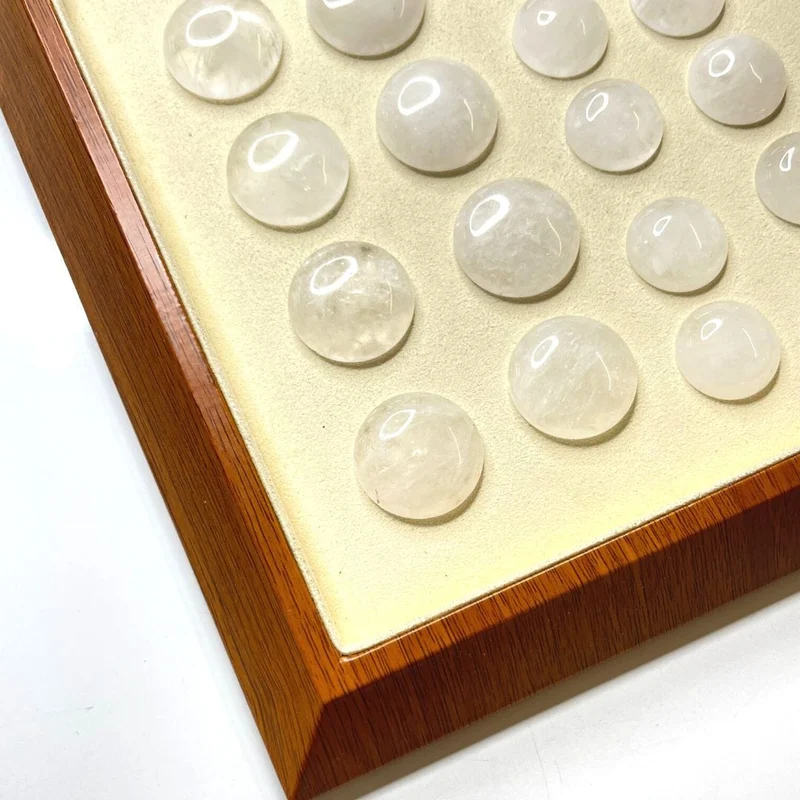 Runder Bergkristall-Cabochon