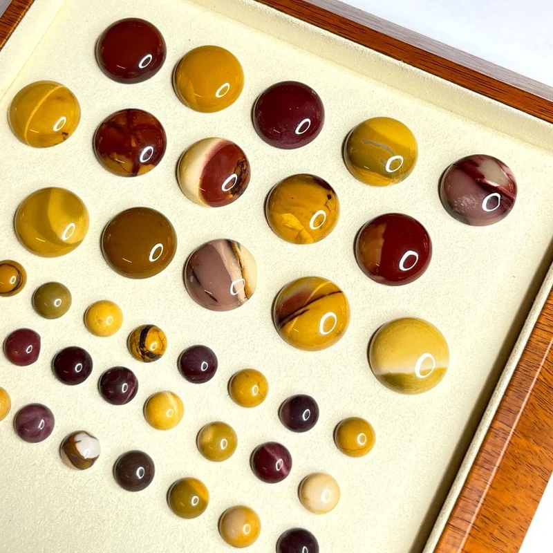 Runder Mookait-Jaspis-Cabochon