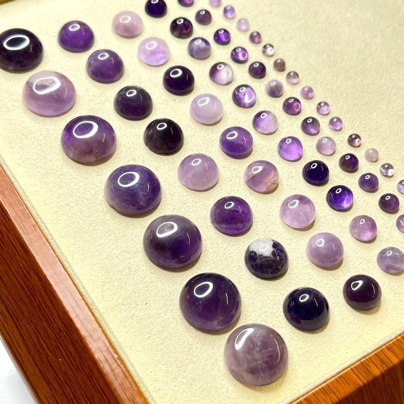 Runder Amethyst-Chevron-Cabochon