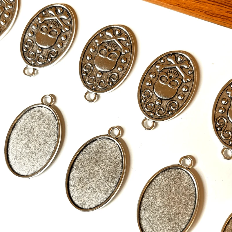 Ovaler Cabochon-Anhängerhalter aus Legierung im tibetischen Stil