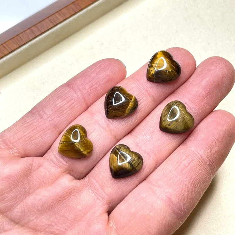 Tigerauge-Herz-Cabochon
