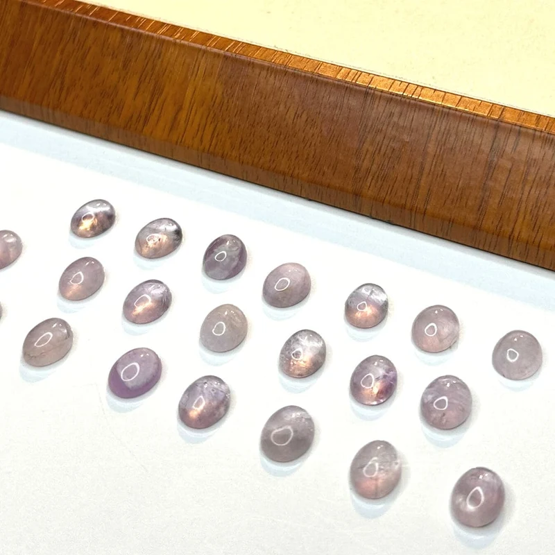 Ovaler Amethyst-Cabochon