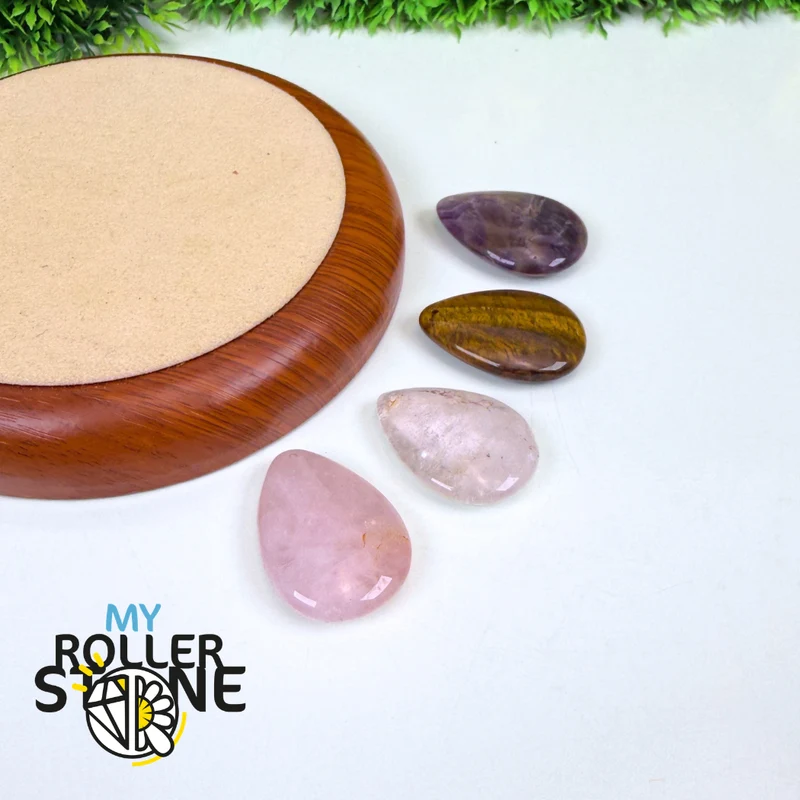 Tropfenförmiger Anhänger mit Edelsteinen (Rosenquarz, Tigerauge, Amethyst, Bergkristall)