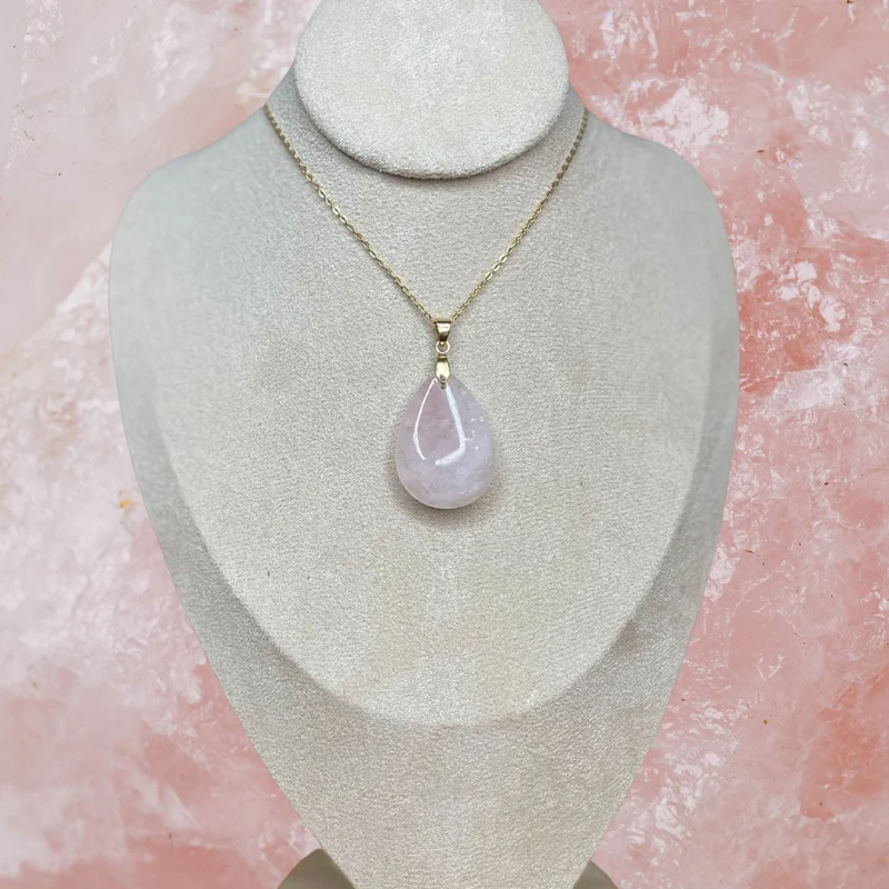 Tropfenförmiger Anhänger mit Edelsteinen (Rosenquarz, Tigerauge, Amethyst, Bergkristall)