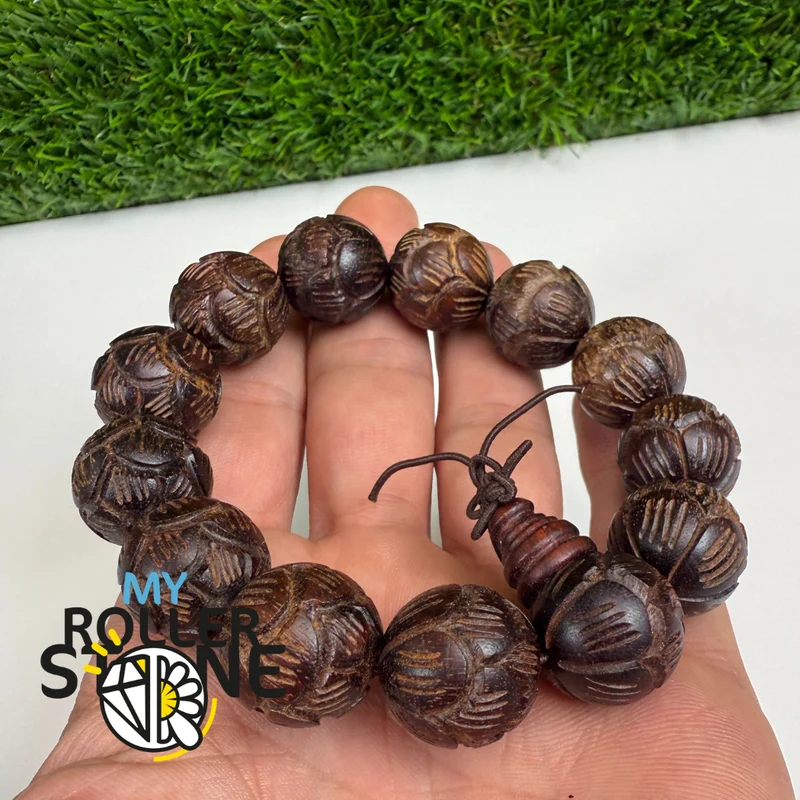 Lotus-Armband aus Naturholz