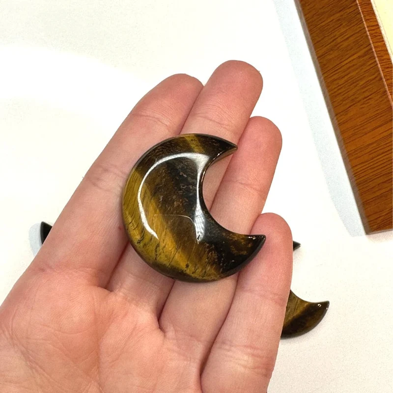 Halbmond-Tigerauge-Cabochon