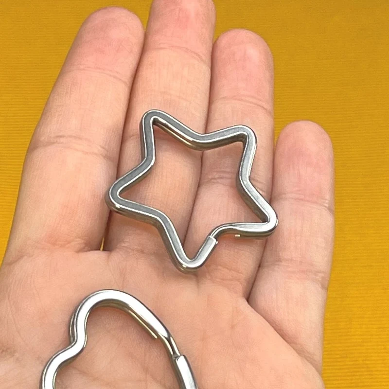 Stern-Schlüsselanhänger aus Edelstahl