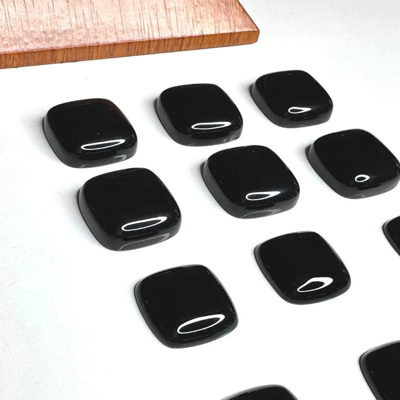 Abgerundeter quadratischer Onyx-Cabochon