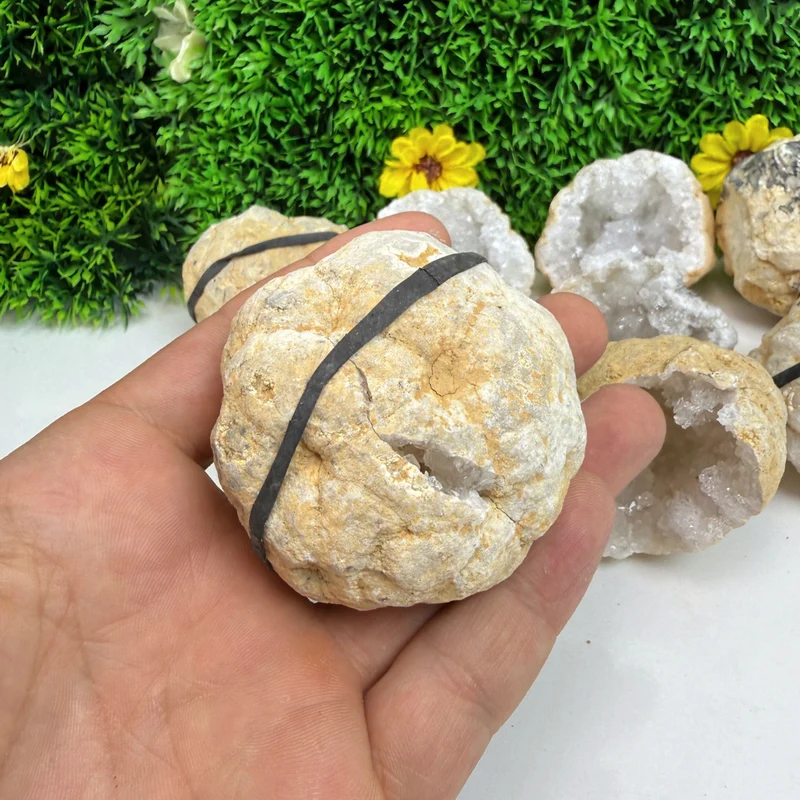 Kleine ganze Quarzgeode
