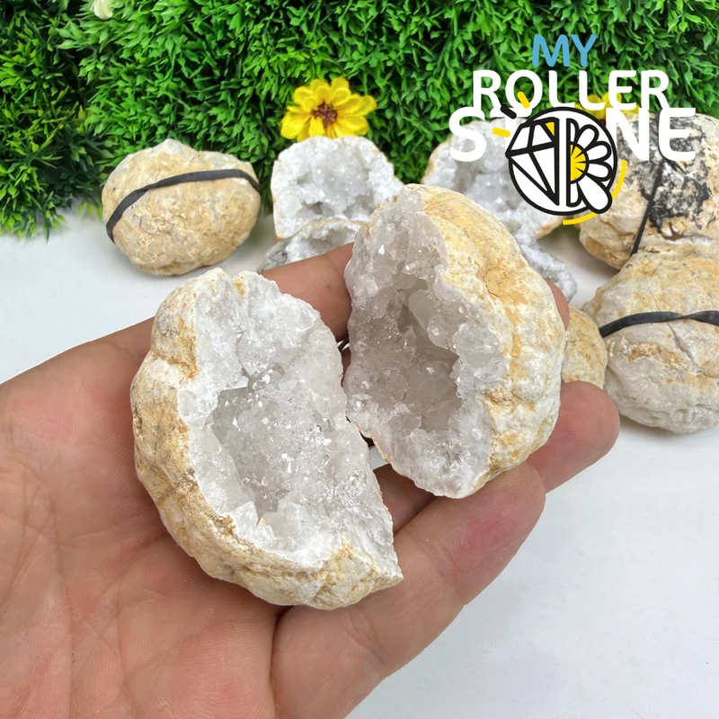 Kleine ganze Quarzgeode