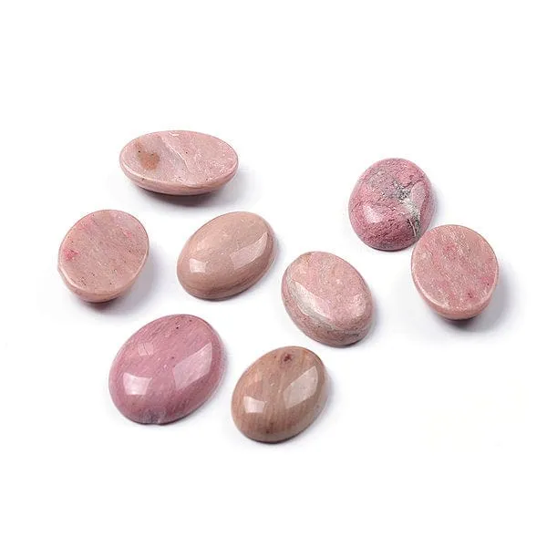 Ovaler Rhodonit-Cabochon