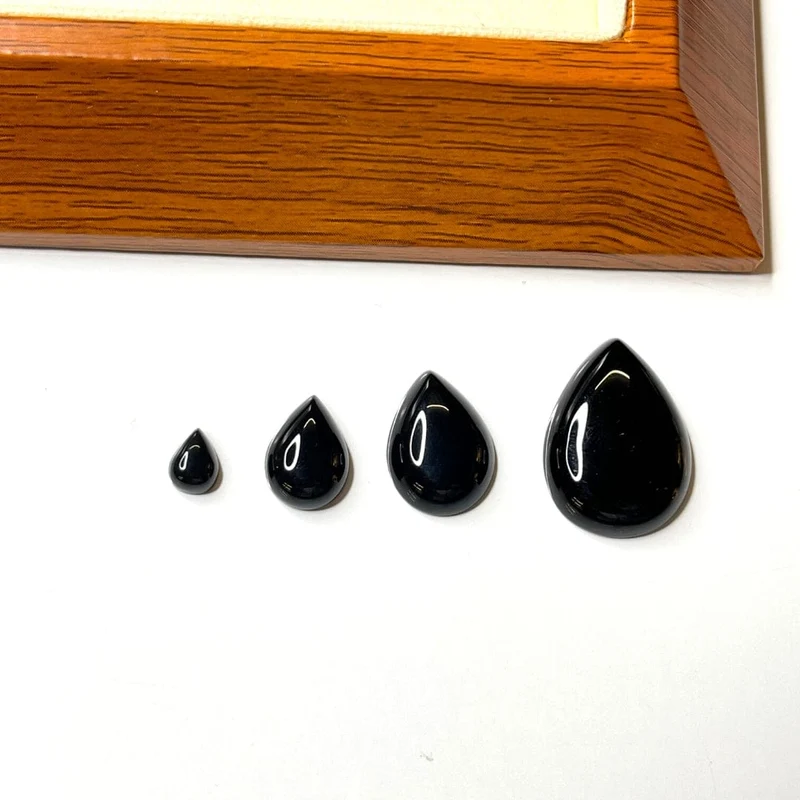 Onyx-Tropfen-Cabochon