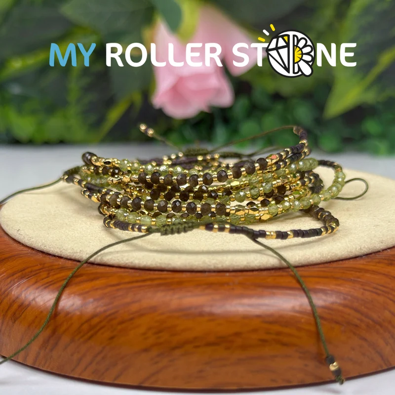 Verstellbares Armband mit Peridot und goldenem Obsidian