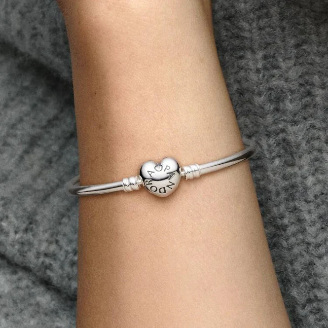 Moments Heart Clasp Bangle, 19cm