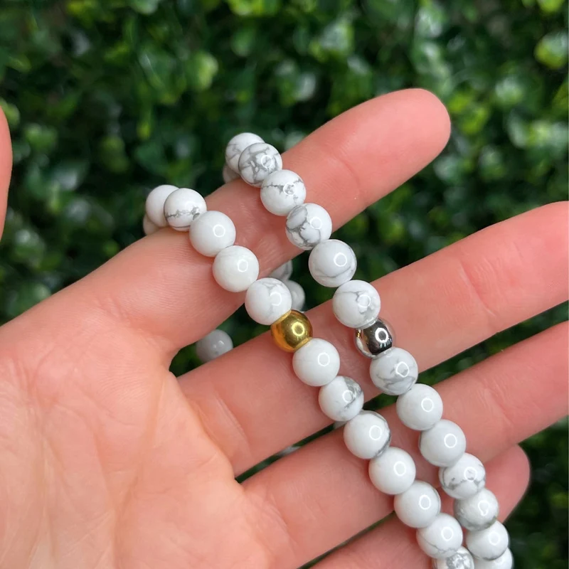 Individuelles Howlith-Armband