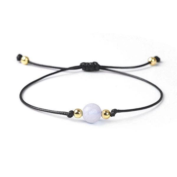 Armband aus Perlenschnur