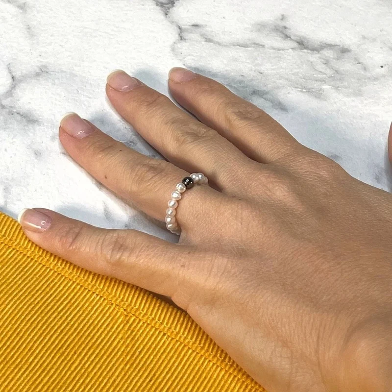 Ring aus natürlichen Zuchtperlen