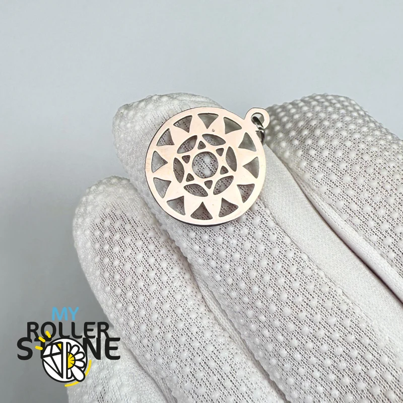 Chakra-Anhänger aus silberfarbenem Edelstahl (7 Varianten)