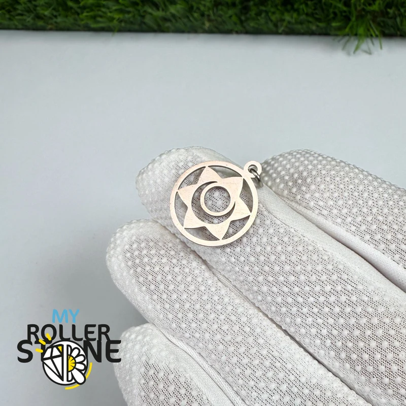 Chakra-Anhänger aus silberfarbenem Edelstahl (7 Varianten)