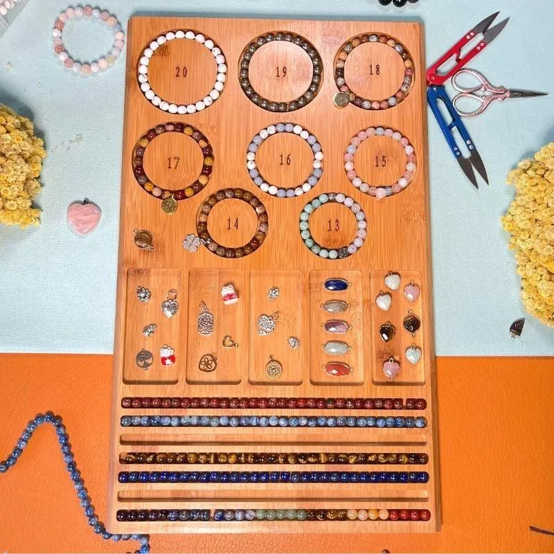 Holzbrett zur Herstellung von Armbändern