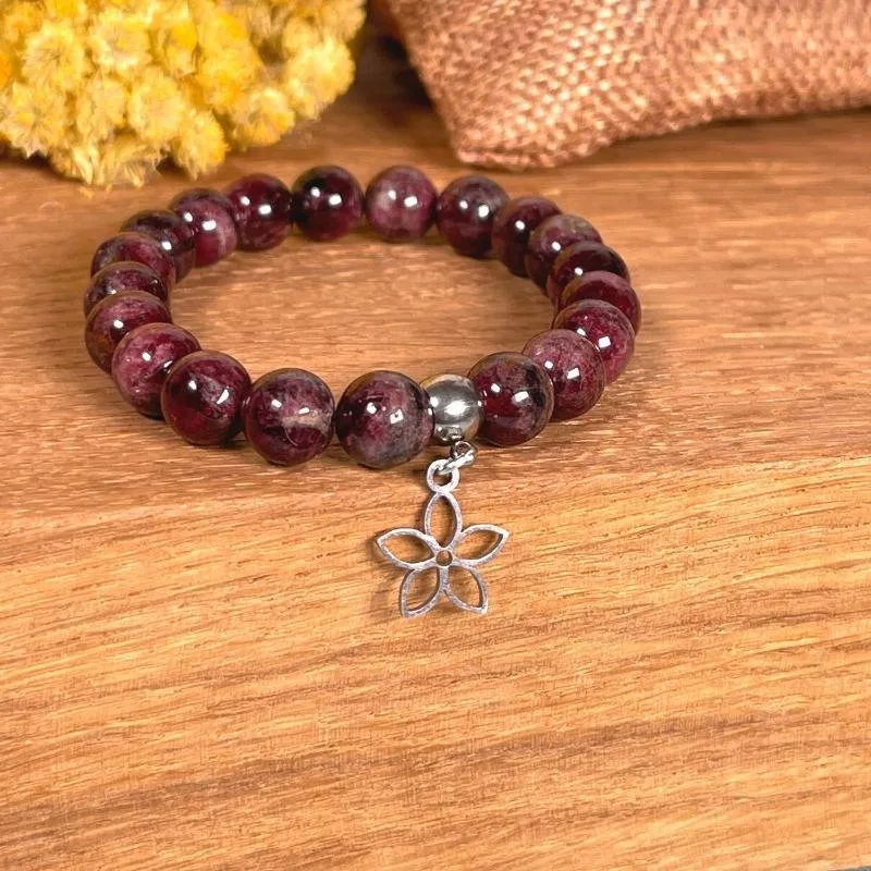 Armband mit Blumenanhänger