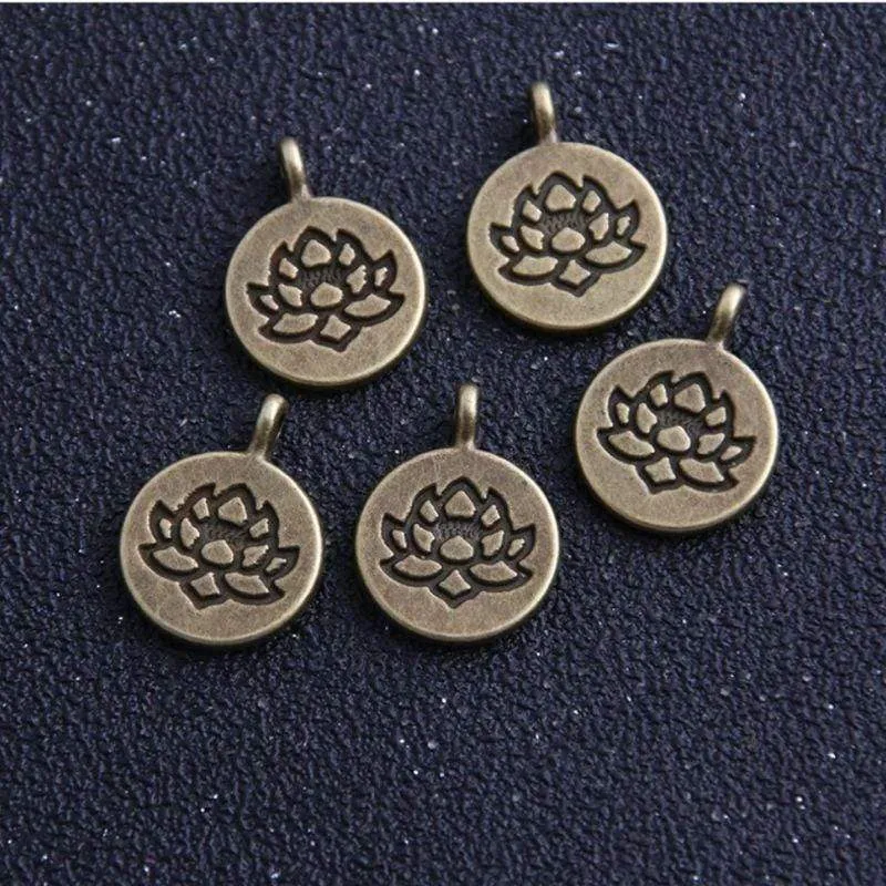 Antiker Lotus-Anhänger aus Silber oder Bronze