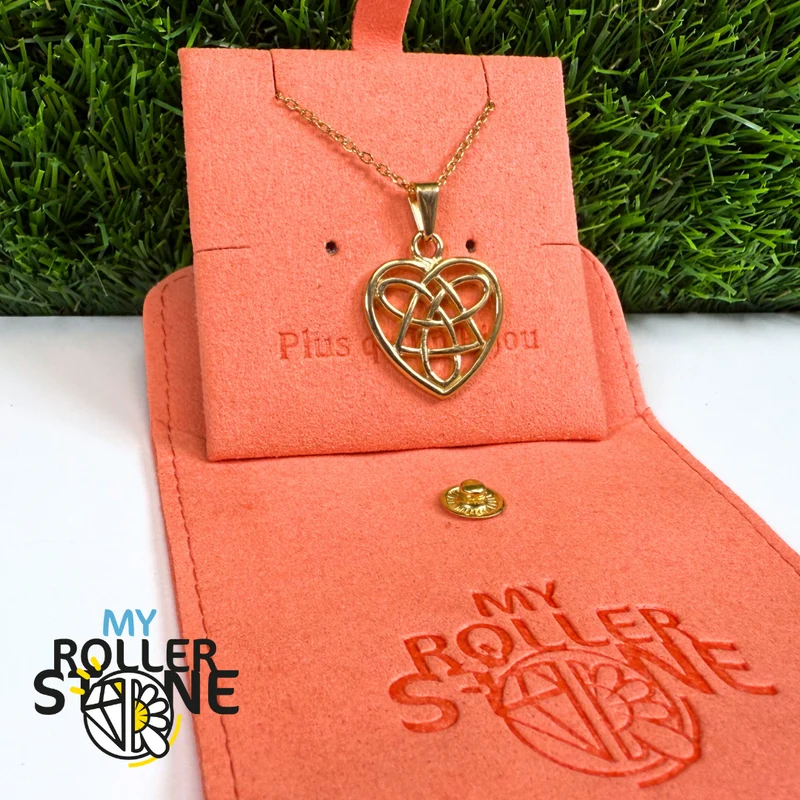 Vergoldeter Triskelion-Herzanhänger aus Edelstahl