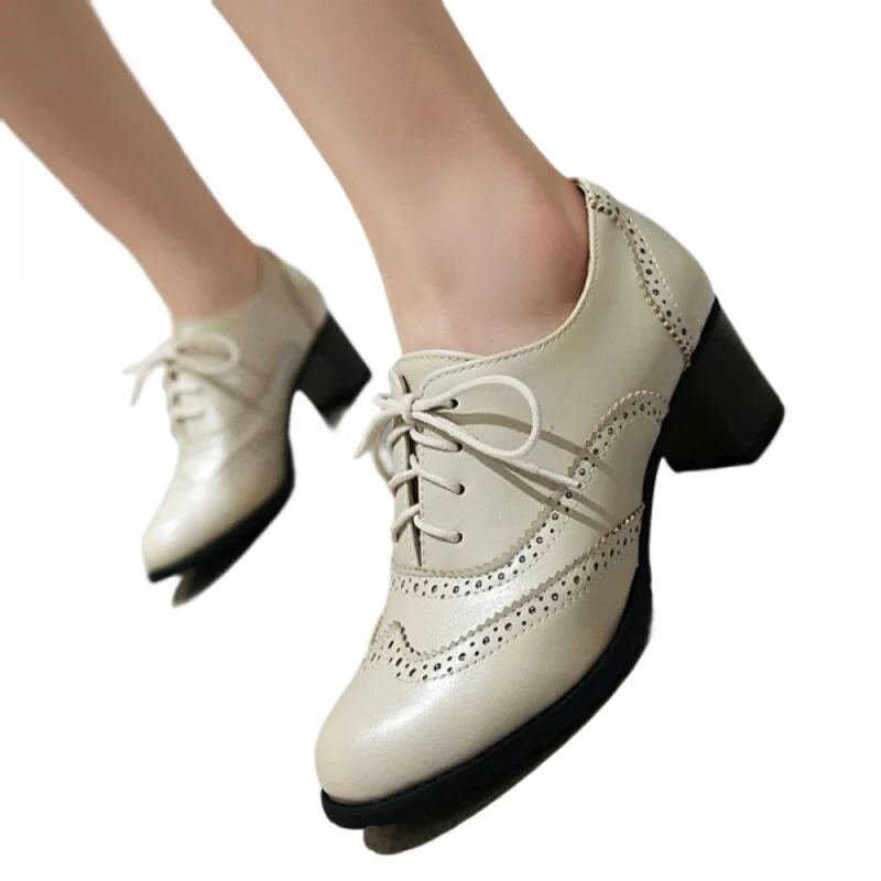 Damen-Schnürschuh mit Vintage-Absatz