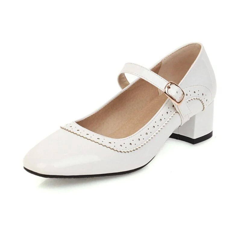 Vintage offener Schuh mit kleinem Absatz