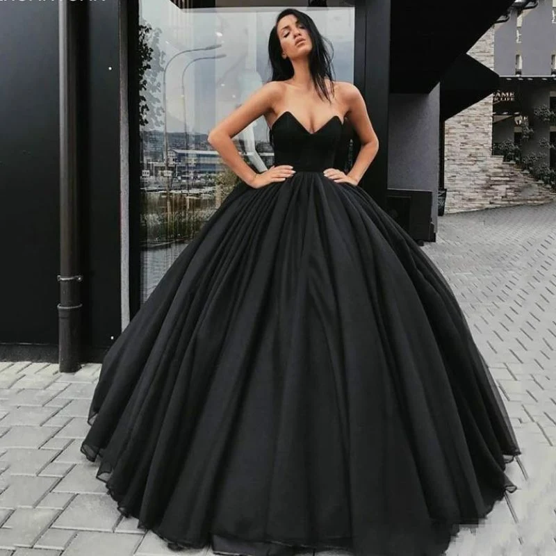 Schwarzes Vintage Hochzeitskleid