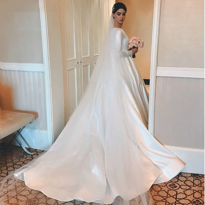Langes Vintage-Hochzeitskleid in Elfenbein