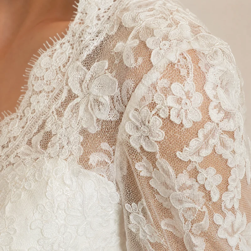 Kurzes Vintage-Hochzeitskleid mit V-Ausschnitt