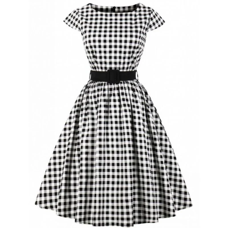 Vintage-Kleid mit Polka Dots in Übergröße