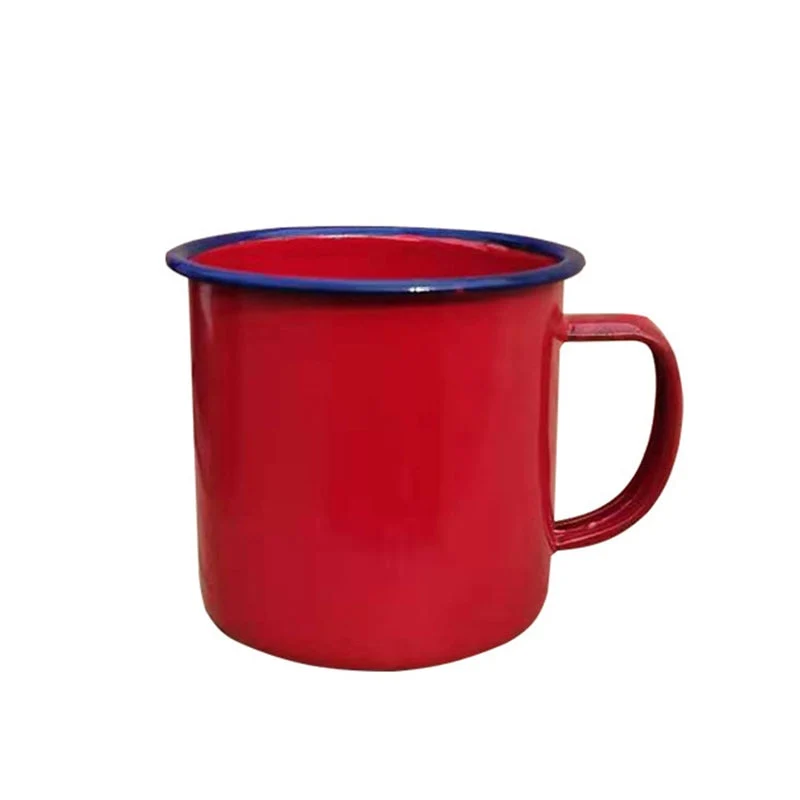 Rote Vintage Tasse